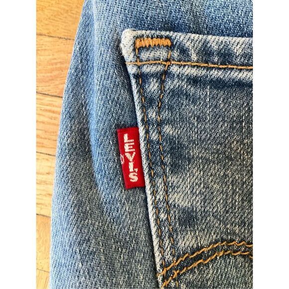 Levis 721 Hi Rise Skinny, Med Wash, Distressed, 31/12. Classic Minimalist - Picture 7 of 15